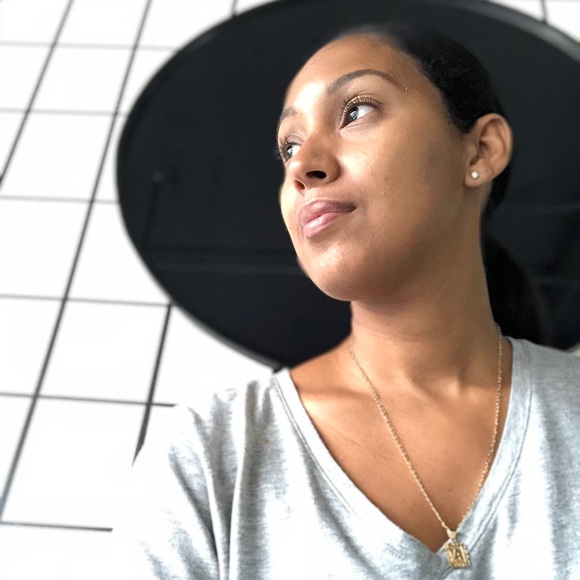 Meet your Posher, Ashley - Picture 2 of 3